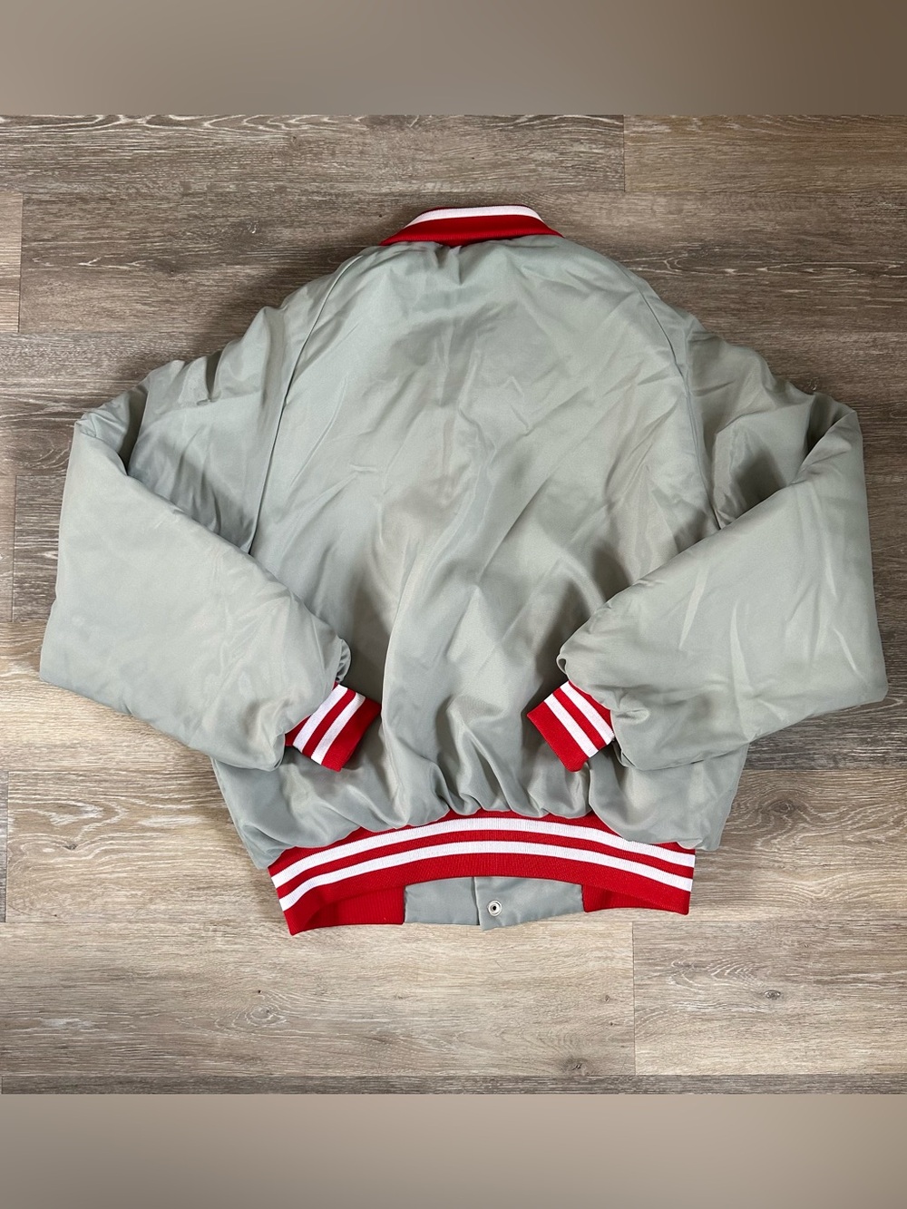 Vtg Majestic Jacket grey and red Mens Quilted Bomber Snap Front Made USA Sz L - Picture 3 of 4